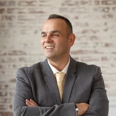 Takács Dávid — Cégvezető és Ingatlanszakértő
